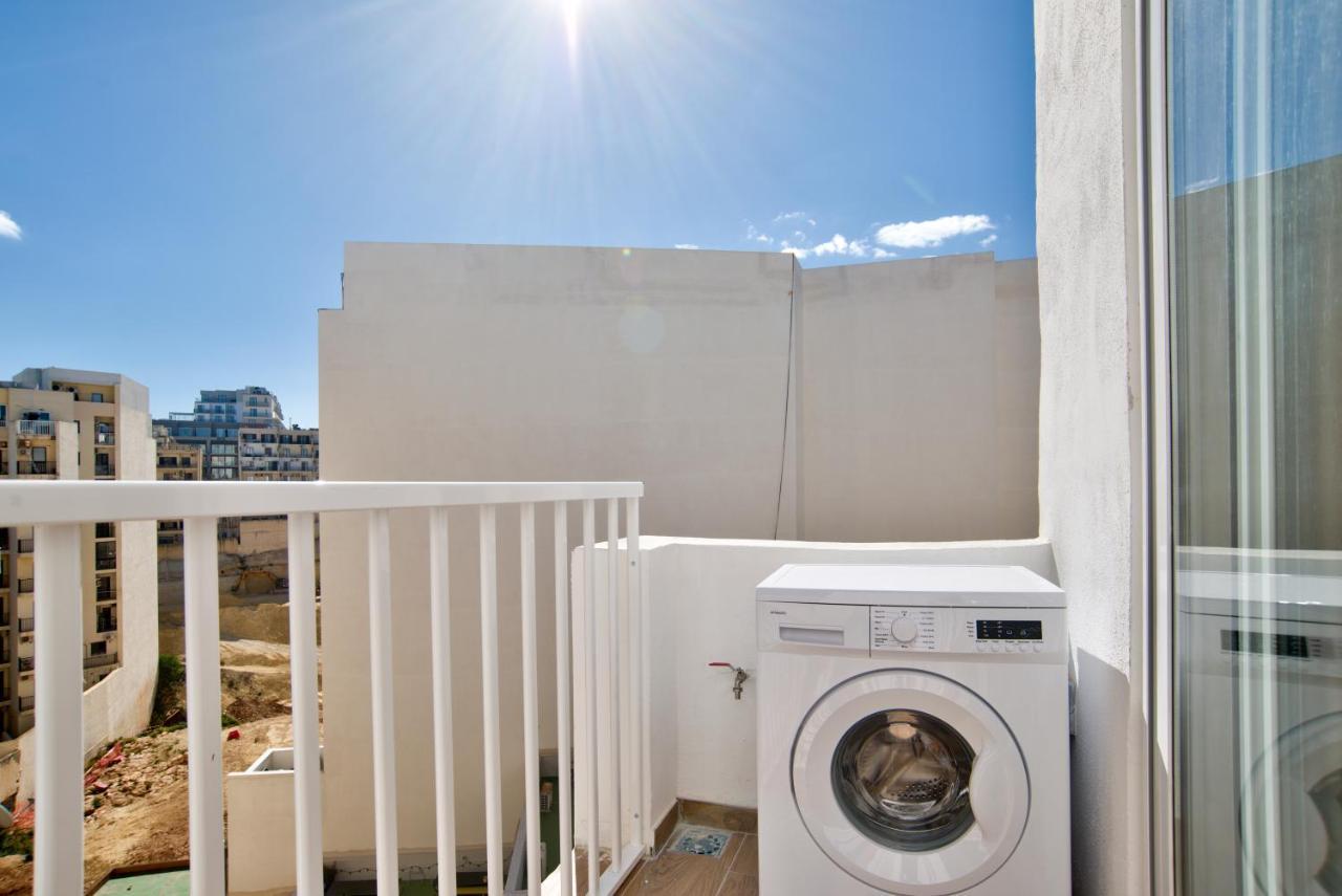 Sliema 2-Bedroom Central Apartments And Penthouse With Jacuzzi Kültér fotó